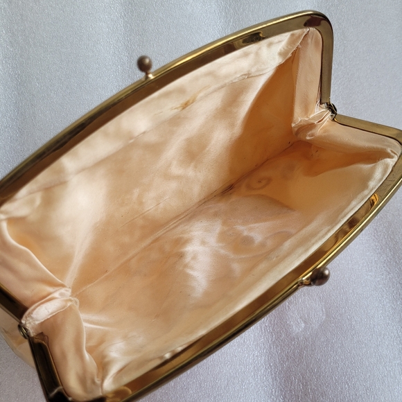 Vintage 50s 60s collectible Vinyl Covered Embroidered clutch With Metallic Gold - Picture 10 of 13